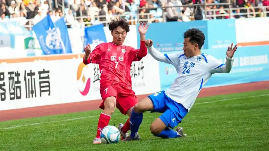欧冠对决：巴塞罗那 VS 里昂
